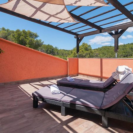Cozy Home In Mudri Dolac With Kitchen Basina Exterior foto