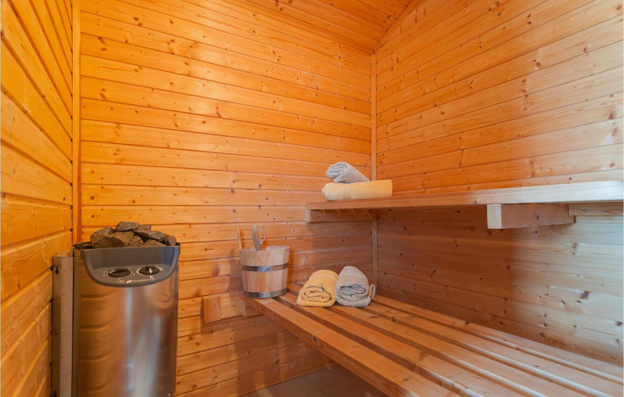 Cozy Home In Mudri Dolac With Kitchen Basina Exterior foto